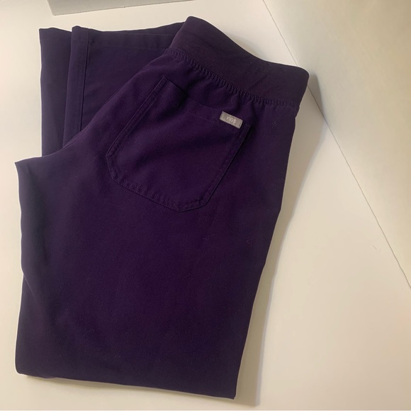 FIGS Livingston Basic Scrub Pant Technical Collection Purple Plum Size Small - Picture 7 of 14